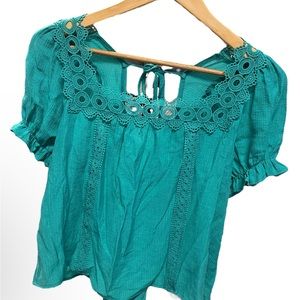 Scalloped Puff Sleeve Top